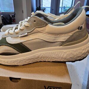 VANS UltraRange Neo VR3 Men's Shoes Light Brown VN000CWEBH1 Size 10 Hiking NEW